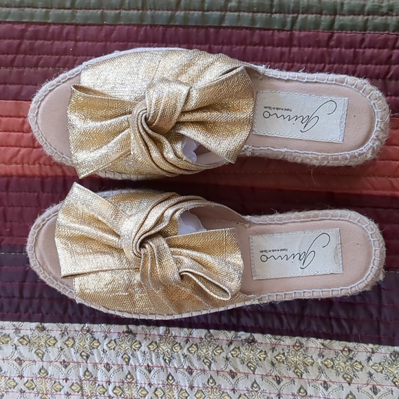 SAMANTHA GAIMO* espadrille slide imported from Spain oversized bow gold - Picture 6 of 13